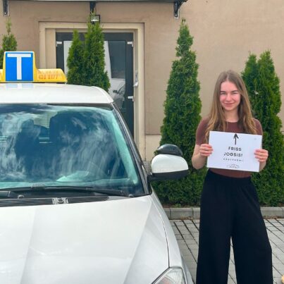 Kérdő Nóra hallgatói portréfotó